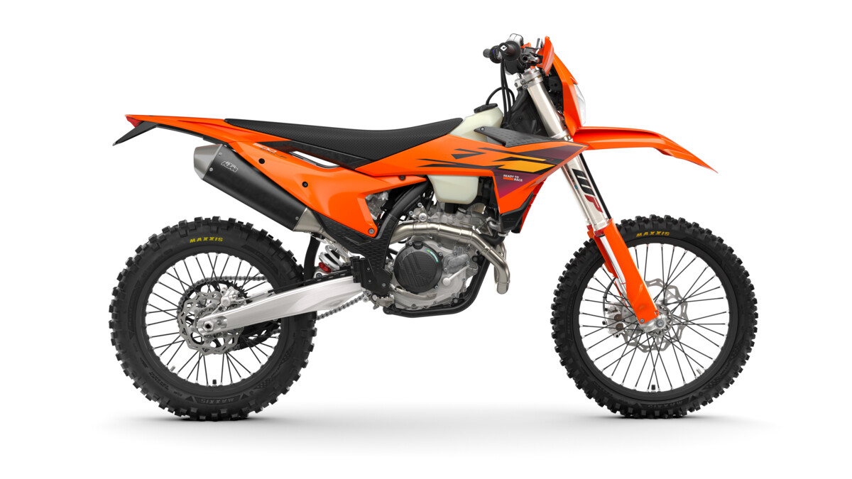 675593_MY26-KTM-500-EXC-F-90-right_KTM EXC_STUDIO